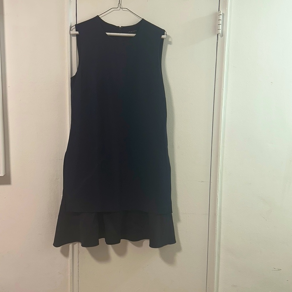 Worn twice Black THEORY size 12 dress.